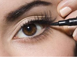 VR’s stora eyeliner-guide!