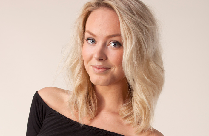 Emelie Wikström är VeckoRevyns nya VIP-bloggare
