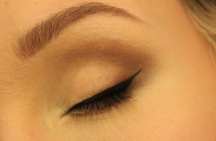 ”Måste tipsa er om denna fantastiska eyeliner” (Vilken är Helens nya favorit?)