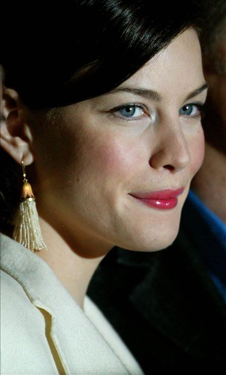 Liv Tyler till operationssalen!