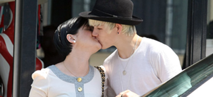 Kelly Osbourne förlovad?