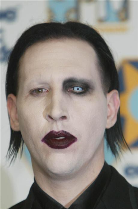 Marilyn Manson – klipp dig och skaffa ett jobb!