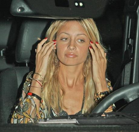 EXTRA: Nicole Richie till domstol