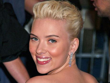 Scarlett förlovar sig?
