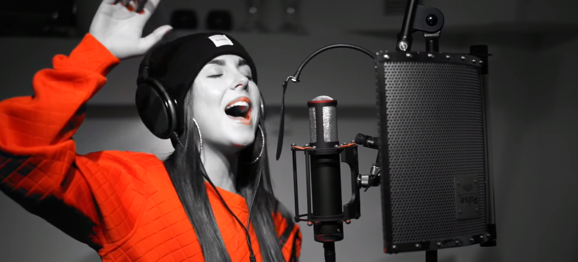 Isa Singer Melodifestivalen-aktuella Isa sjunger Adeles