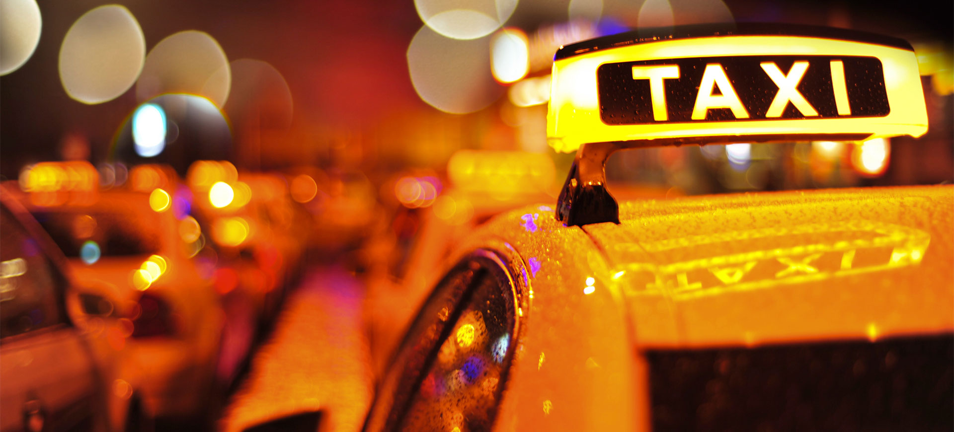 Taxichaufför fick jobba kvar trots att han dömts för sexbrott – misstänks nu för våldtäkt