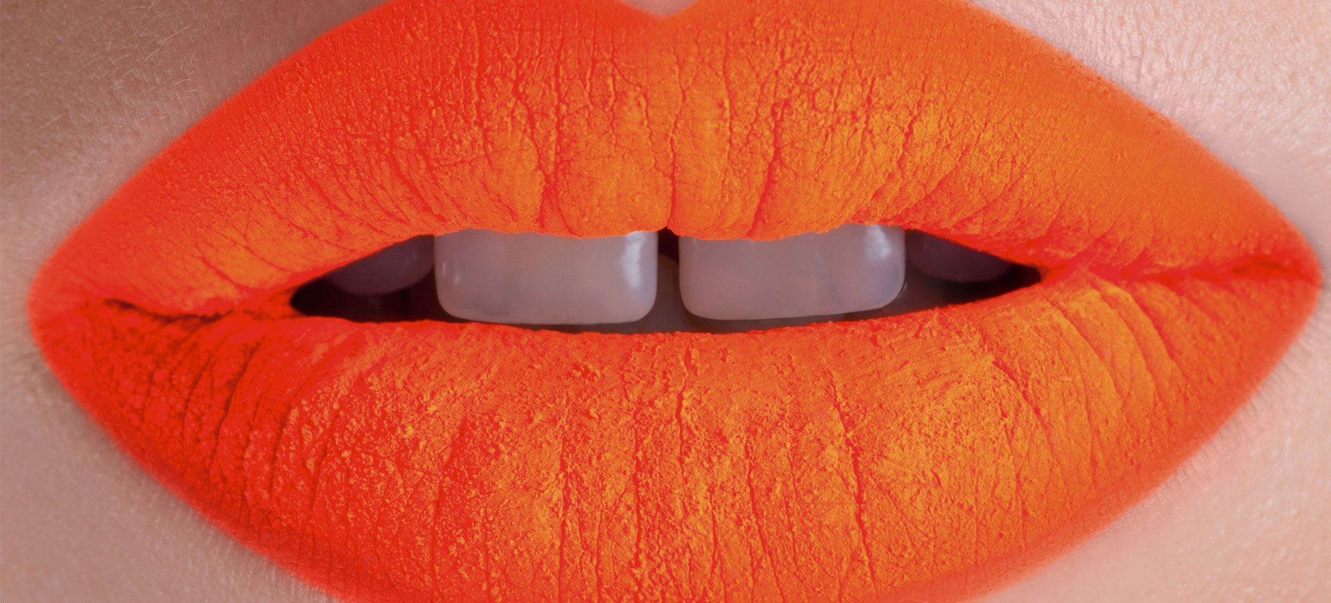 Så får du alla läppstift att bli matta på läpparna – världens bästa hack!