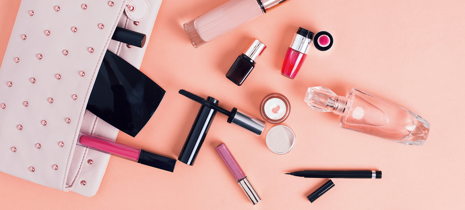 De här bilderna visar varför du verkligen borde slänga ditt gamla smink (EW!)