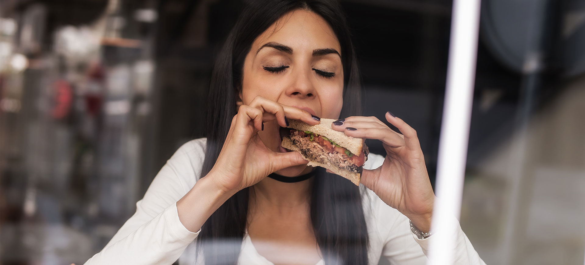 Har du ofta huvudvärk? Här är 10 matvanor du kan ändra för att bota den