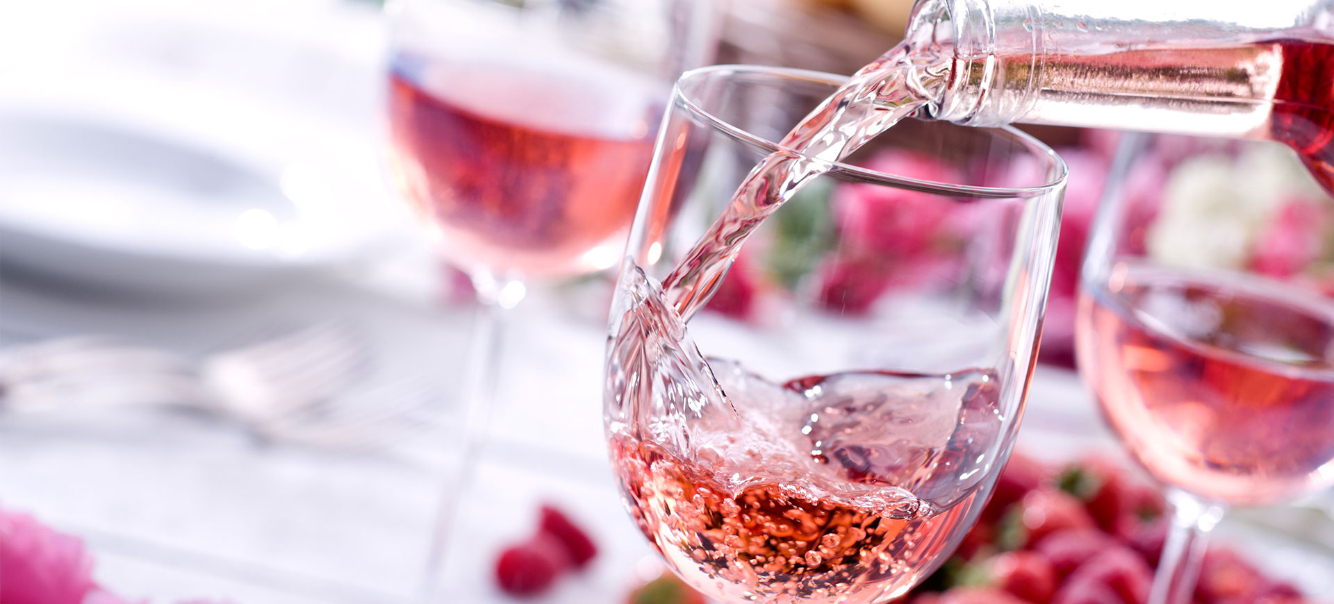 Nu finns det en festival helt tillägnad rosévin – och vi vill SÅ gärna gå!