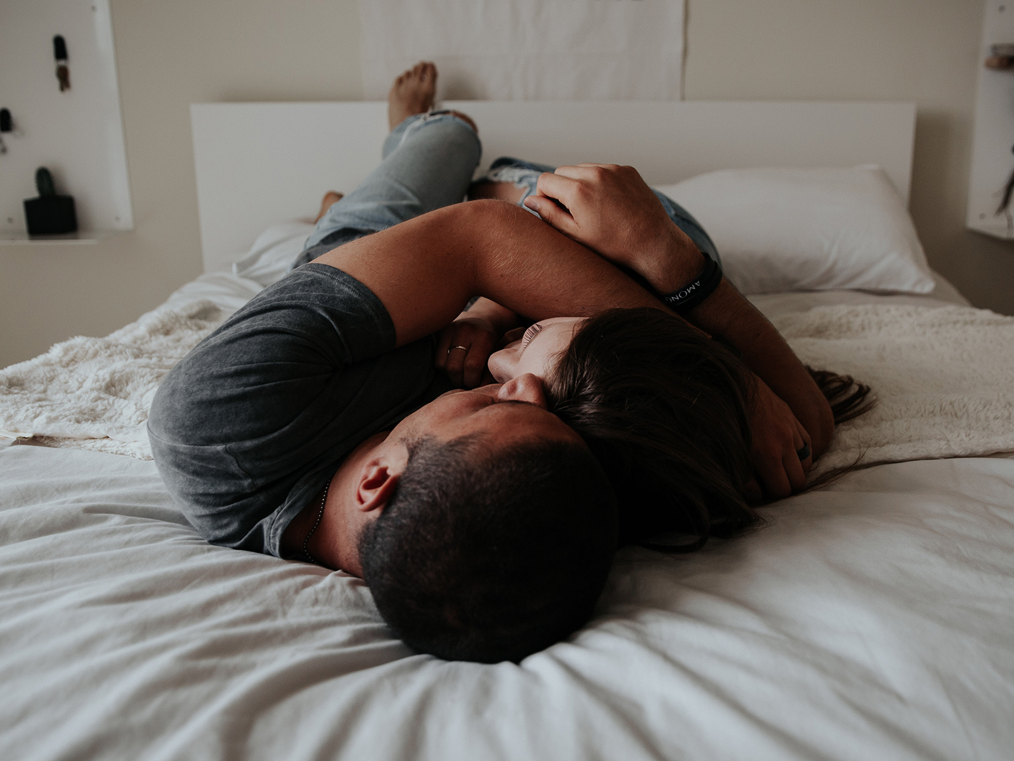 Studie visar: Par som sover i den här sovställningen har mest sex