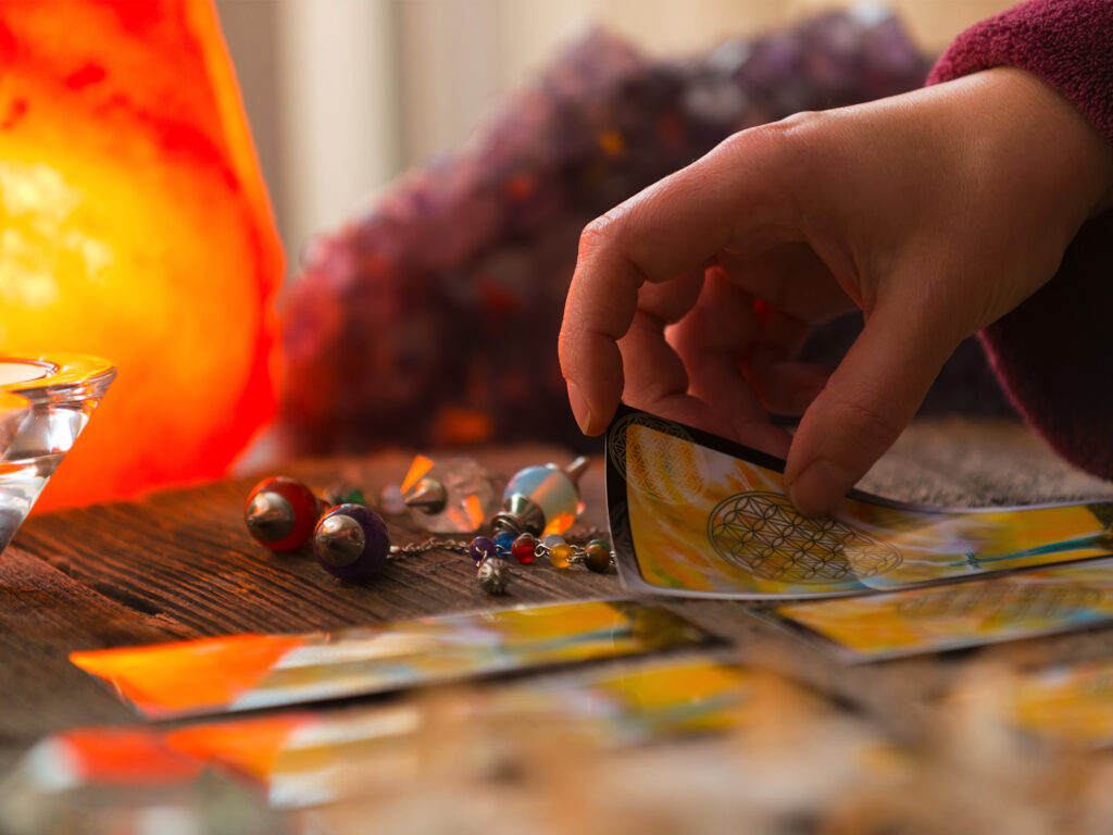 så funkar tarotkort - så spår du i tarot