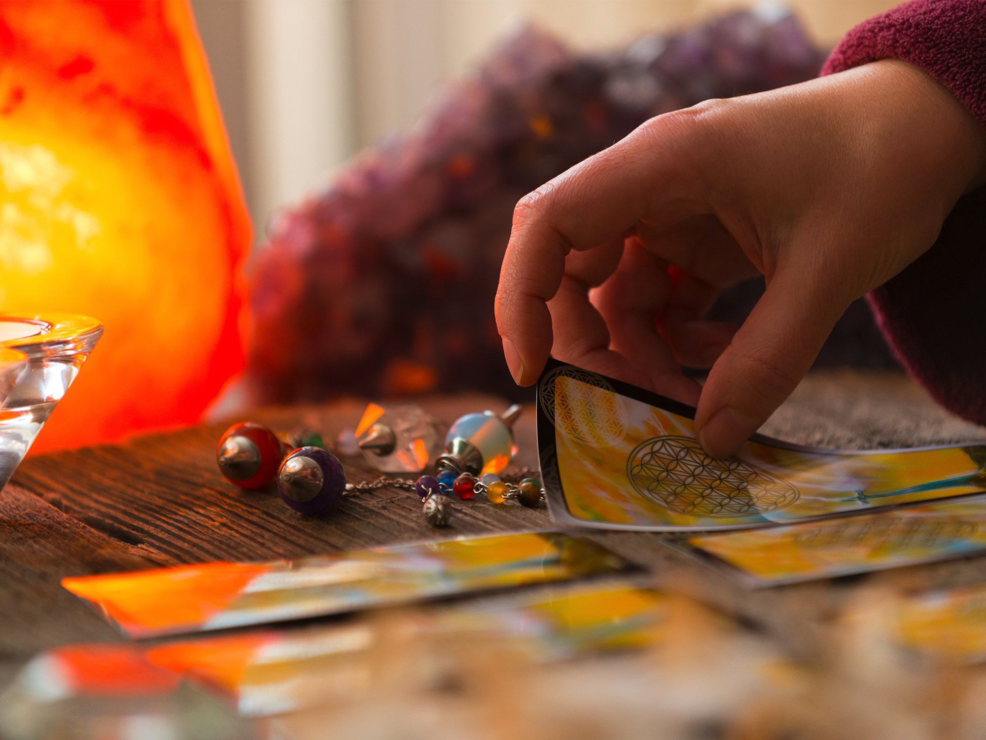 Så funkar tarotkort – experten förklarar