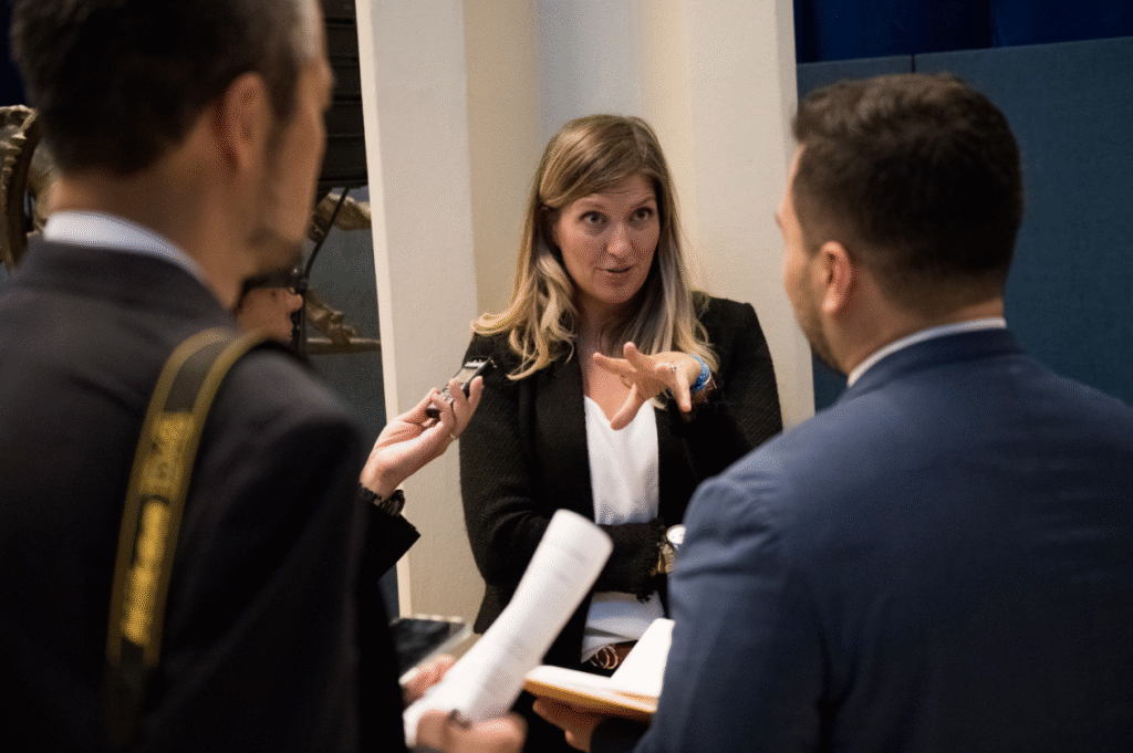 beatrice Fihn i förhandlingar i New York