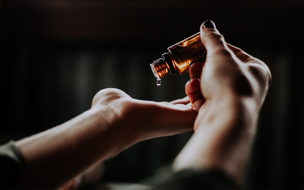 Hur fungerar hyaluronsyra – kräm, serum eller injektion?