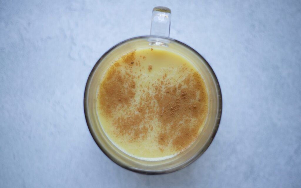 guldmjölk med ingefära