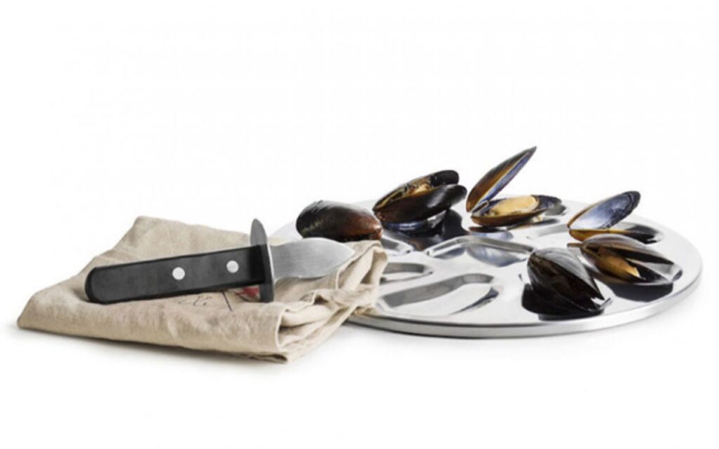 Hur öppnar man ett ostron med en ostronkniv?