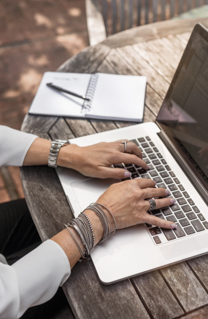Män hör av sig till kvinnor via LinkedIn – ånej det är inte av professionella själ