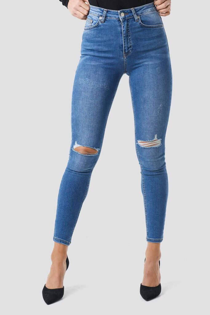 Blå ripped jeans