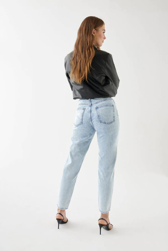 Ljusblå loose jeans