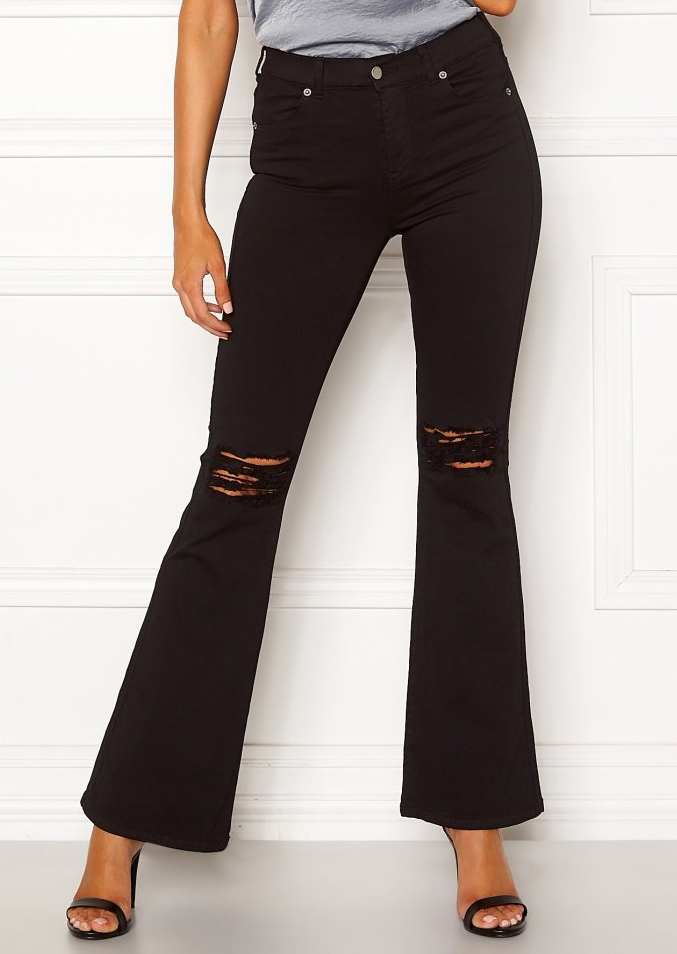 Svarta flared och ripped jeans