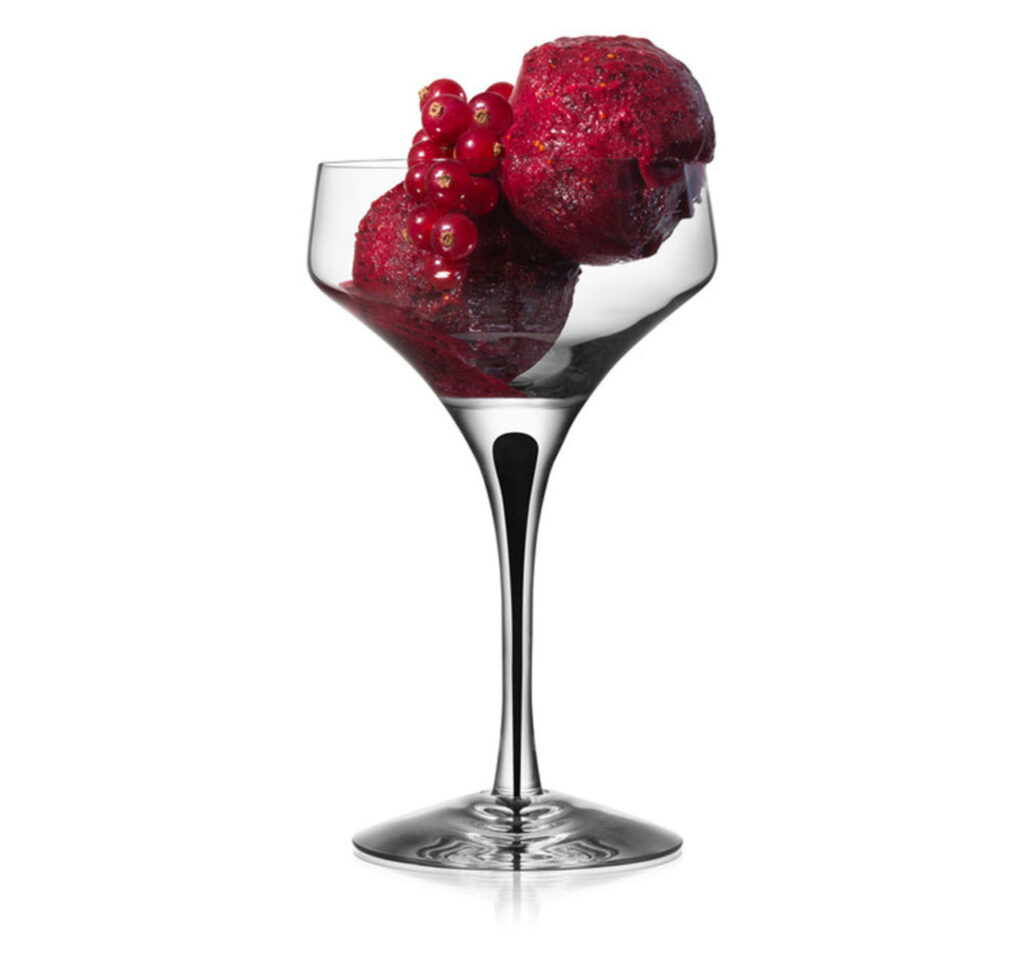 Champagneglas till mimosa drink med glass