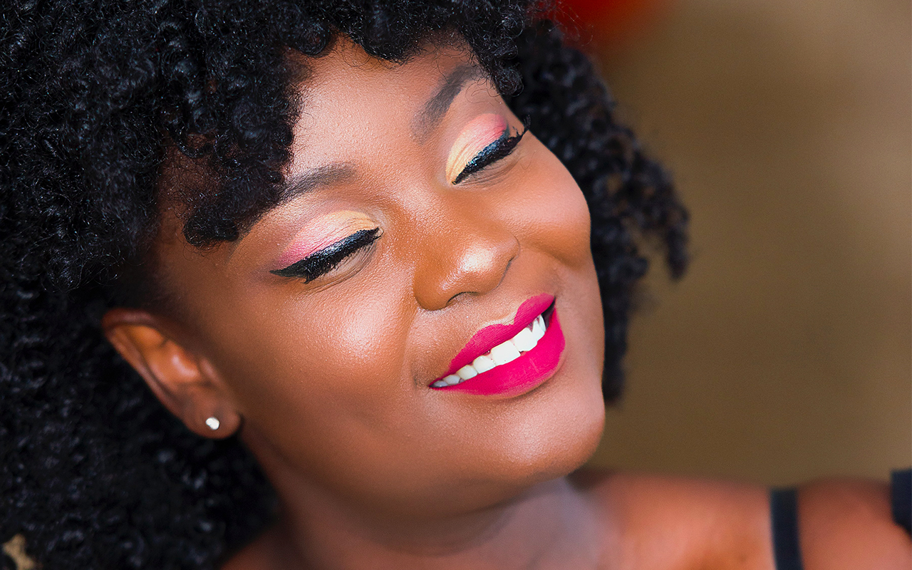 Så får du större ögon med hjälp av smink – steg för steg
