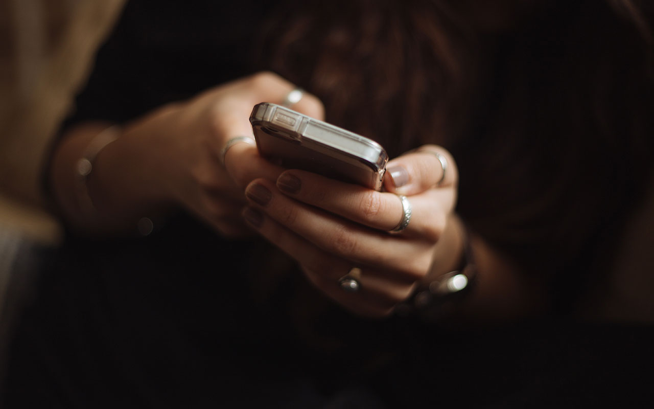 Så sprider svenska influencers konspirationsteorier på Instagram