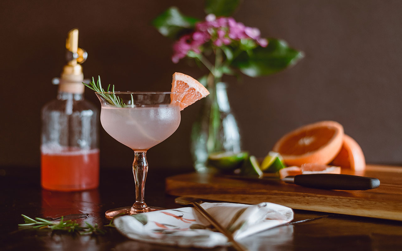 Så håller Systembolaget öppet i påsk – och 4 goda påskdrinkar