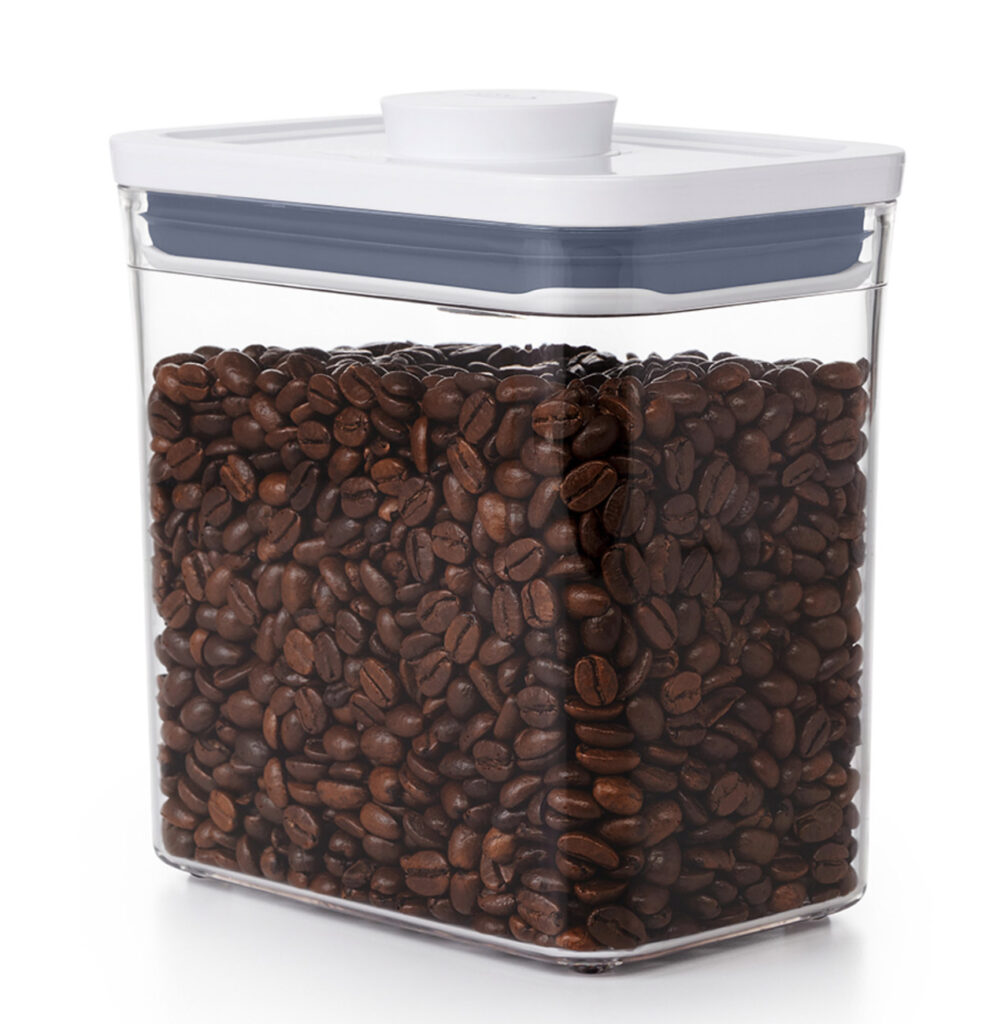 Organisera skafferi tips och burkar kaffe