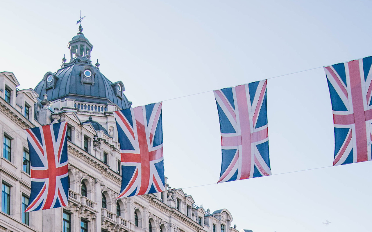 Larmet i Storbritannien: ”Skolelever radikaliseras av Andrew Tate”