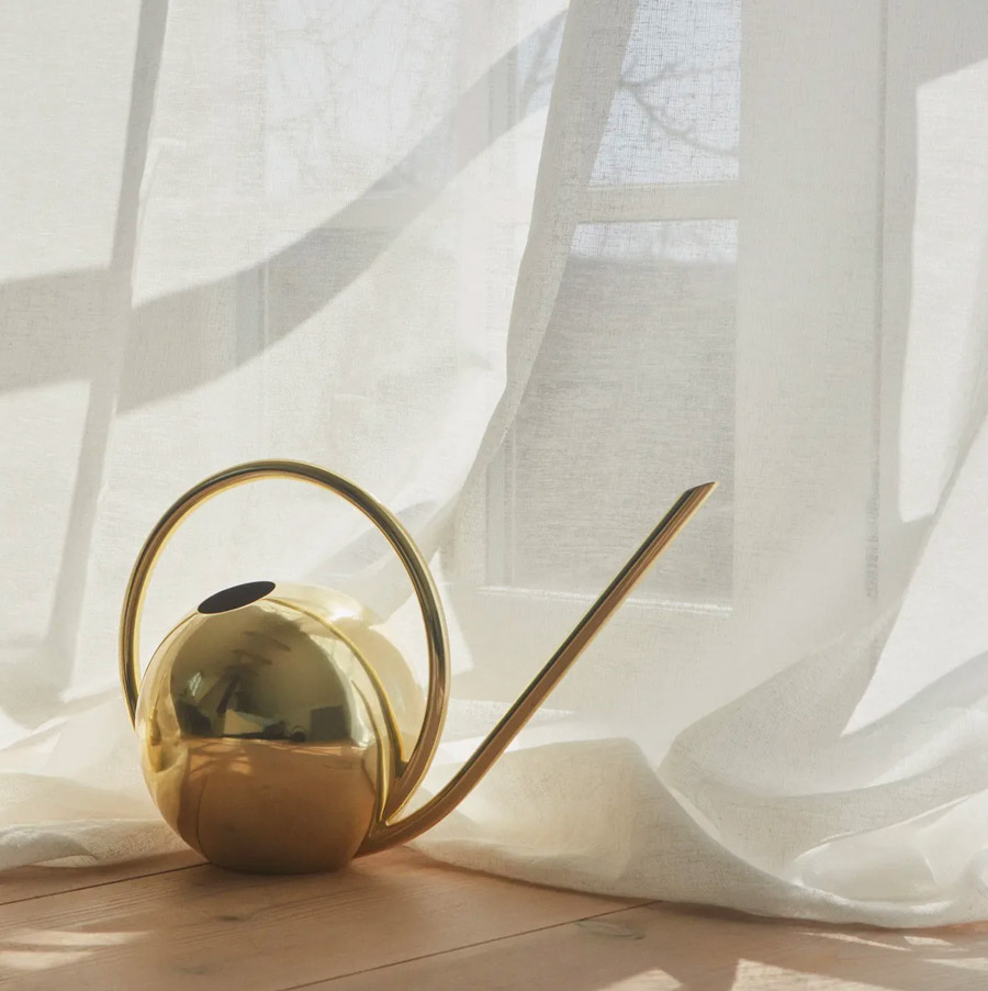 vattenkanna for inomhus och utomhus guld