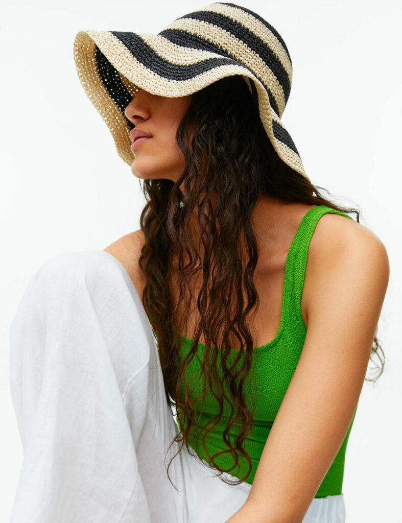 solhatt beige och svart