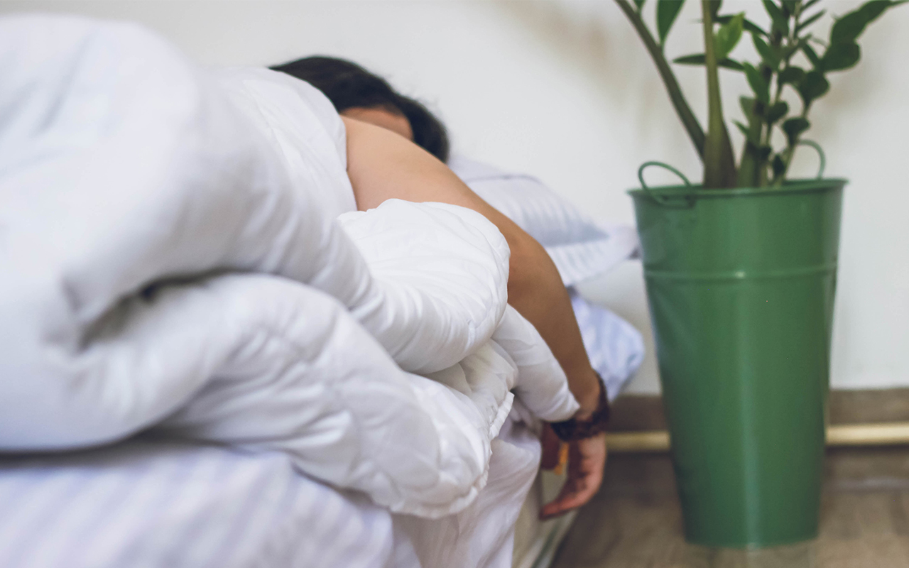 Ny studie: Att snooza gör dig mer snabbtänkt (äntligen lite goda nyheter!)