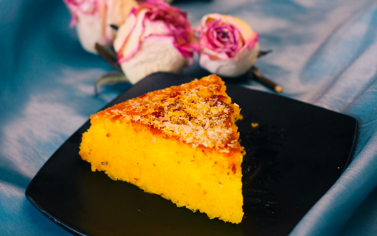 Julkalender lucka 8: Recept! Så bakar du saffranskladdkaka med hallongrädde