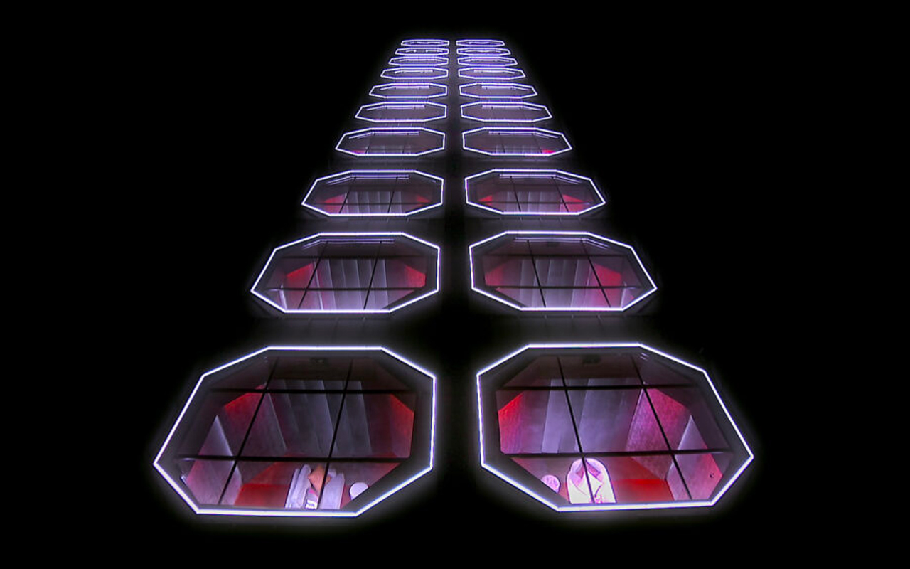 Love is blind-deltagare stämmer Netflix – ”Han var våldsam och drogberoende”