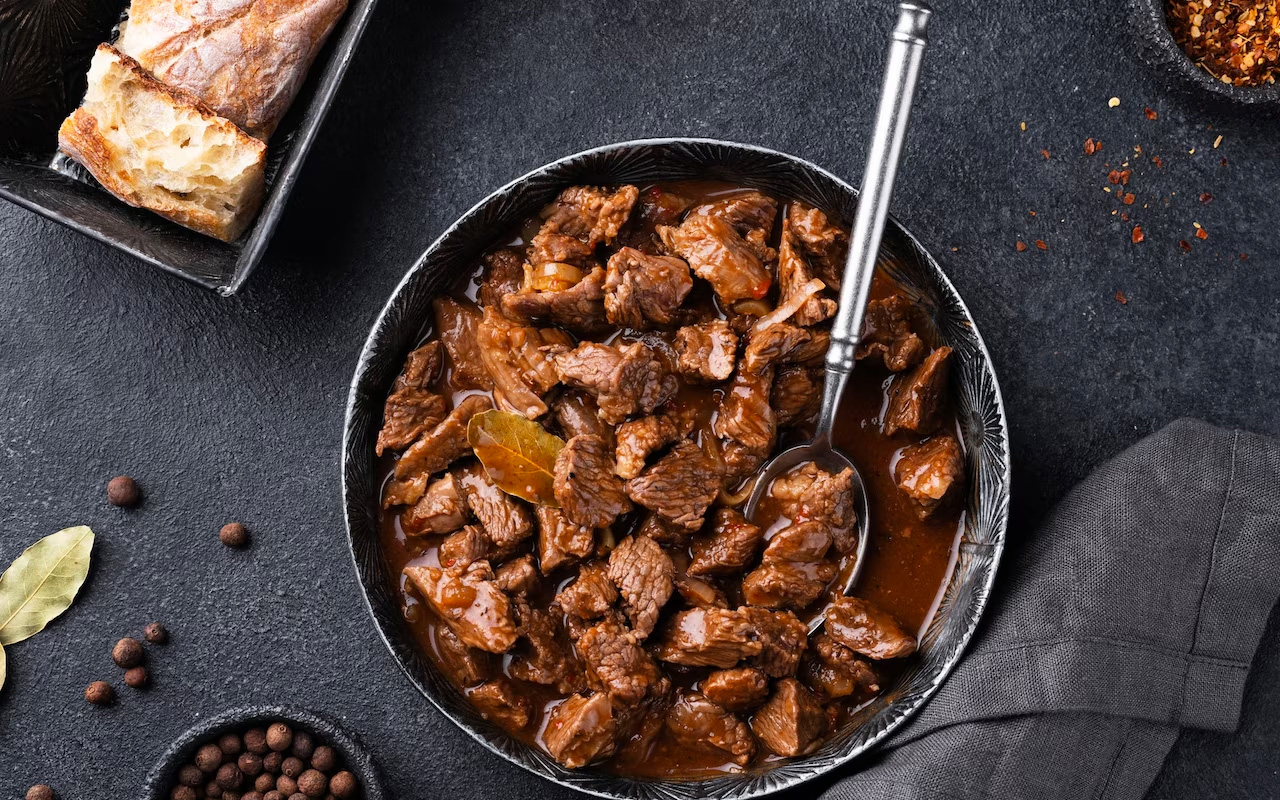 Så lagar du Boeuf bourguignon – 4 recept