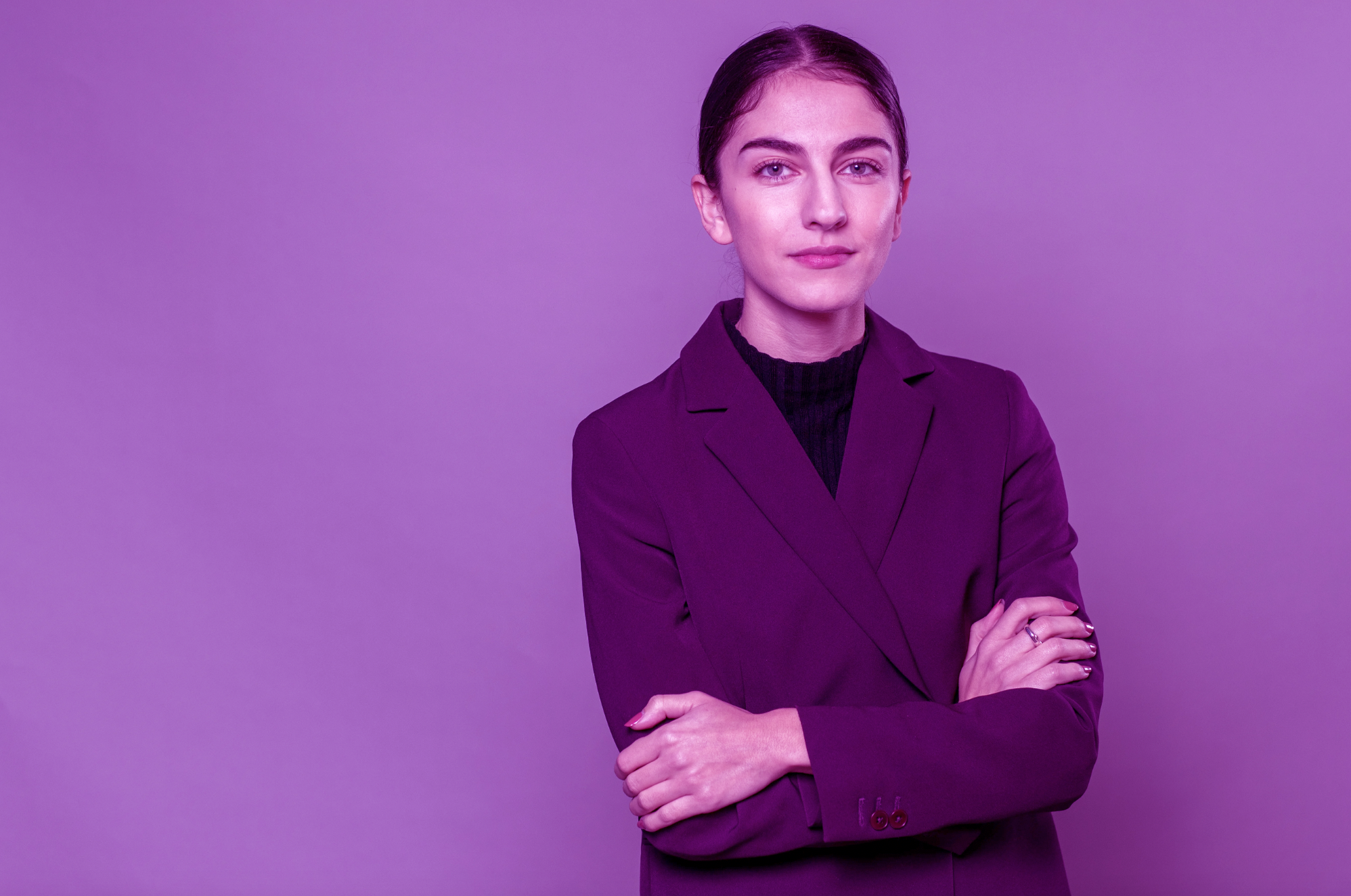 Romina Pourmokhtari: ”Jag smiter från Säpo för att gå ut sent”