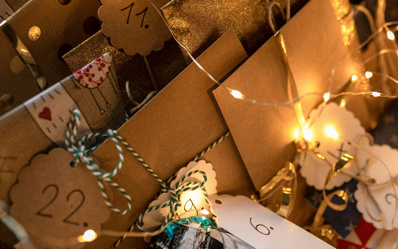 Du missar väl inte VeckoRevyns julkalender? Här hittar du alla öppnade luckor