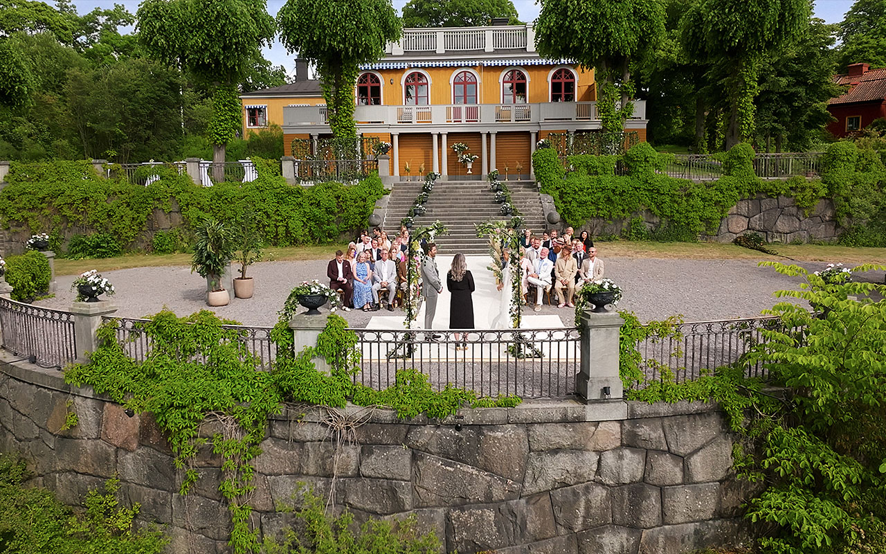 Hurra! Love is Blind-paret väntar barn