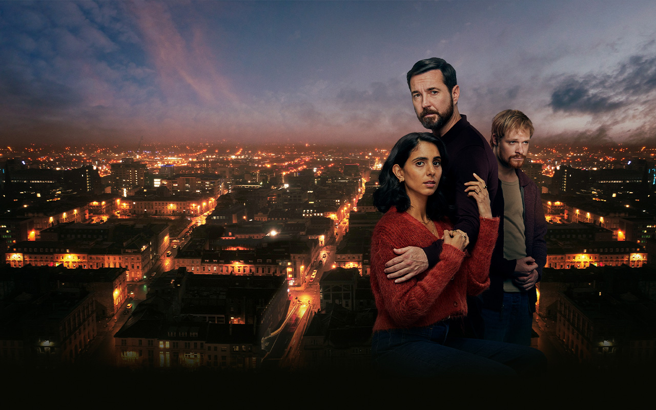 SVT:s stalkerserie hyllas av kritiker – så bra är brittiska thrillern