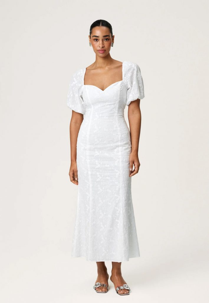 bröllopsklänning med lång ärm
