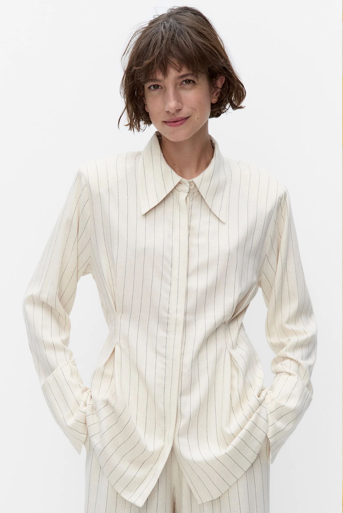 Dagens bästa köp: Rosa sneakers, ansiktsmask och långklänning