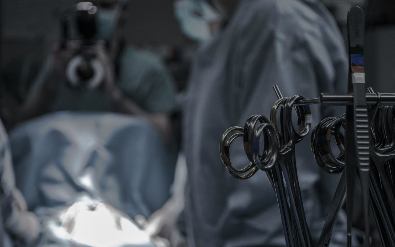 Kvinnor med endometrios gör riskfyllt ingrepp utomlands
