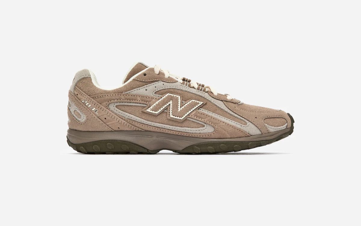 Beige New Balance 204L i mocka för dam, trendiga sneakers hösten 2026