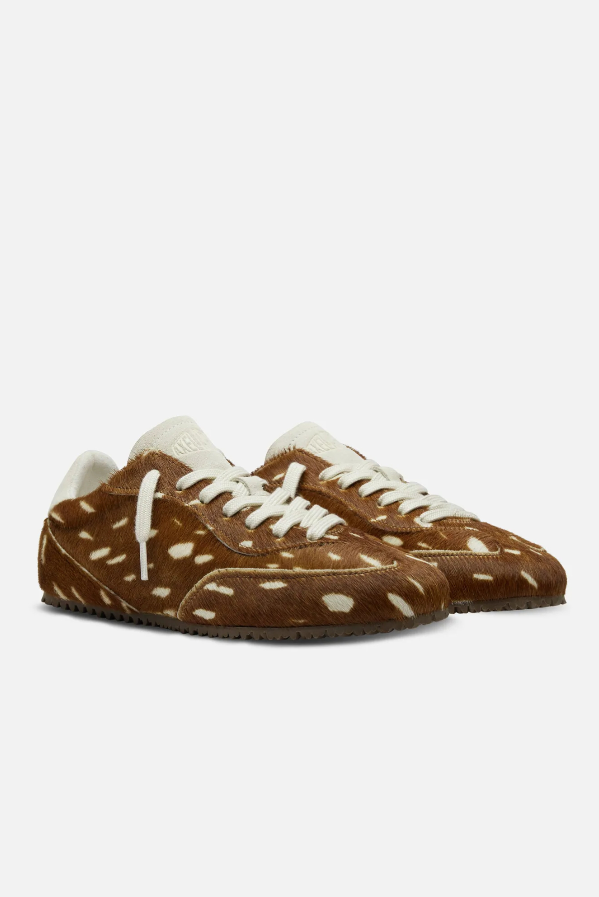 16 sneakers att klicka hem direkt
