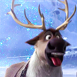 Renen från Frozen fångar snöflinga på tungan.